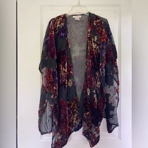 Francesca’s Sheer Shrug/Throw (one size)